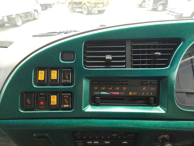 いすゞフォワードアルミバン中型（4t）[写真35]