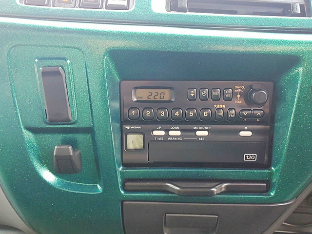 いすゞフォワードアルミバン中型（4t）[写真36]