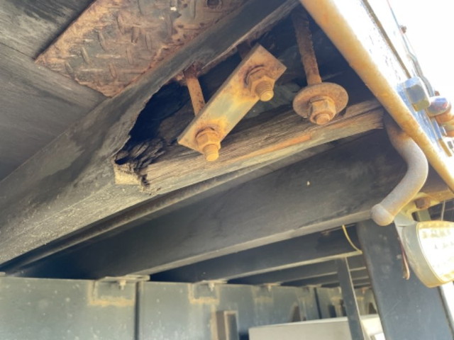 三菱ふそうスーパーグレート平ボディ大型（10t）[写真16]