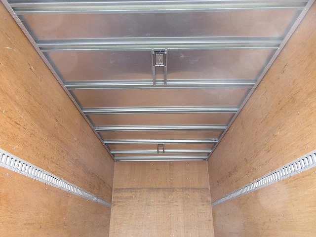 いすゞエルフアルミバン小型（2t・3t）[写真12]