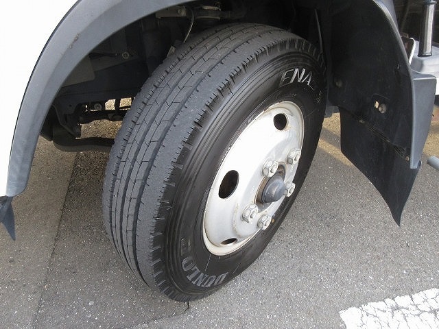 いすゞエルフアルミバン小型（2t・3t）[写真24]