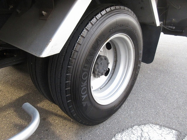 いすゞエルフアルミバン小型（2t・3t）[写真26]