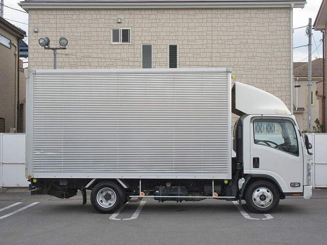 いすゞエルフアルミバン小型（2t・3t）[写真03]