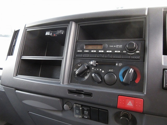 いすゞエルフアルミバン小型（2t・3t）[写真35]