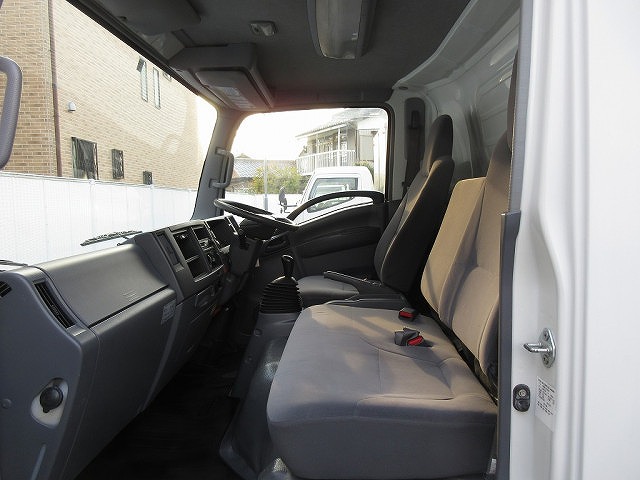 いすゞエルフアルミバン小型（2t・3t）[写真37]