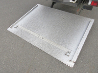 いすゞエルフアルミバン小型（2t・3t）[写真07]