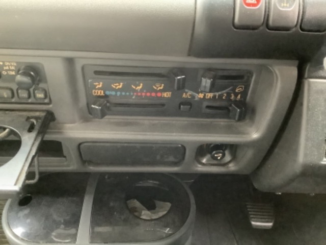 いすゞエルフダブルキャブ（Wキャブ）小型（2t・3t）[写真23]