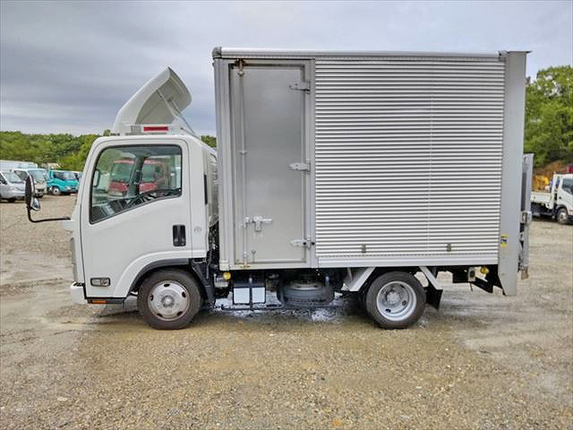 マツダタイタンアルミバン小型（2t・3t）[写真04]