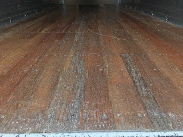 三菱ふそうファイターアルミウイング中型（4t）[写真08]