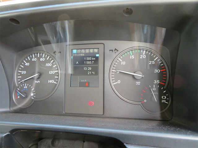 三菱ふそうファイタークレーン4段中型（4t）[写真11]