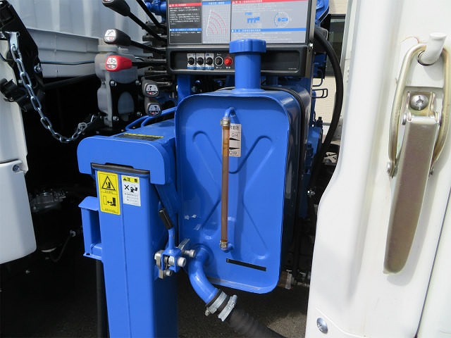 三菱ふそうファイタークレーン4段中型（4t）[写真27]