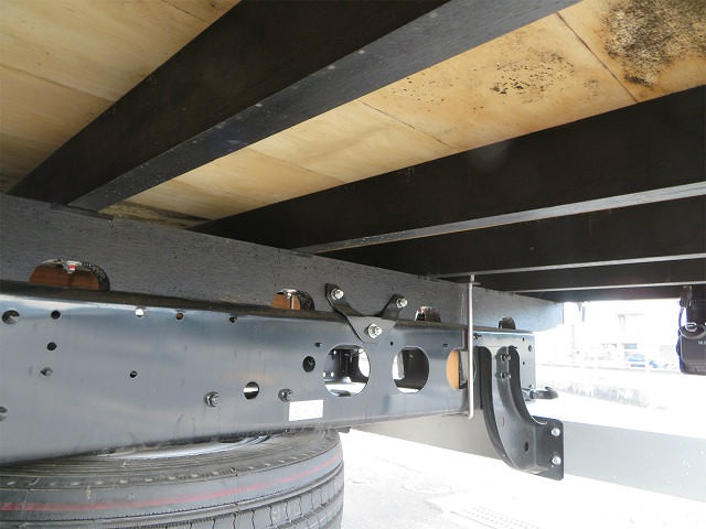 三菱ふそうファイタークレーン4段中型（4t）[写真36]