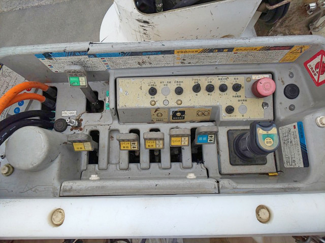 いすゞエルフ高所作業車小型（2t・3t）[写真14]