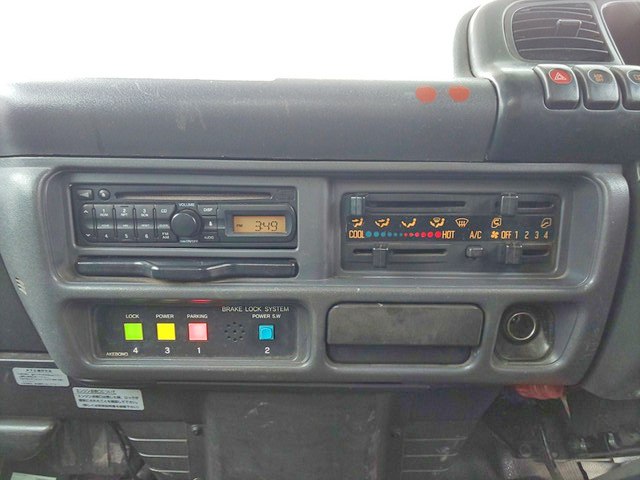 いすゞエルフ高所作業車小型（2t・3t）[写真37]