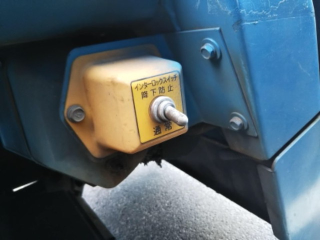 いすゞエルフパッカー車（塵芥車）小型（2t・3t）[写真10]