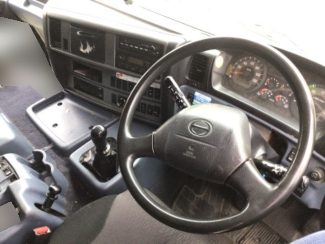 日野プロフィアアルミブロック大型（10t）[写真28]