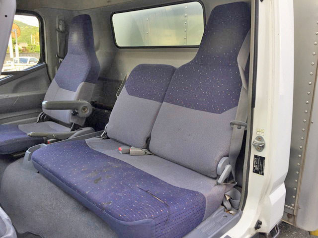 三菱ふそうキャンターアルミバン小型（2t・3t）[写真31]