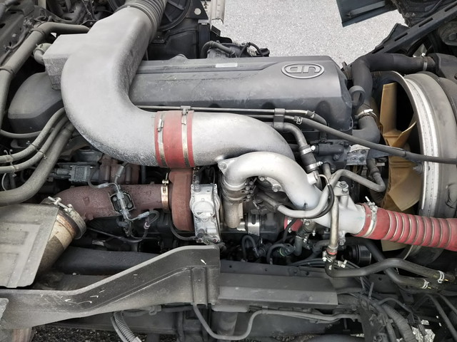 UDトラックスクオンアルミブロック大型（10t）[写真21]