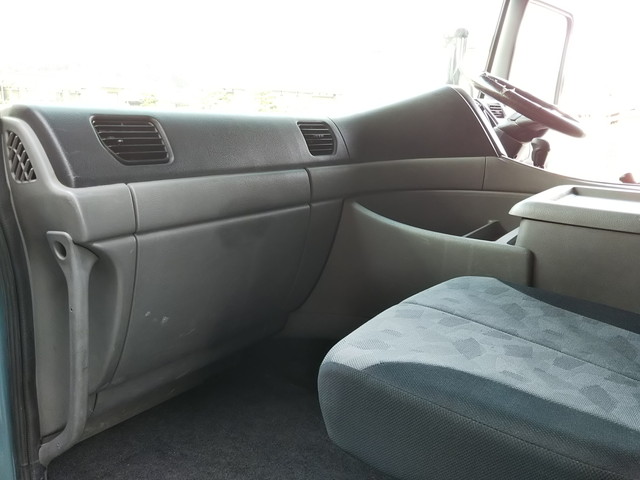 UDトラックスクオンアルミブロック大型（10t）[写真29]