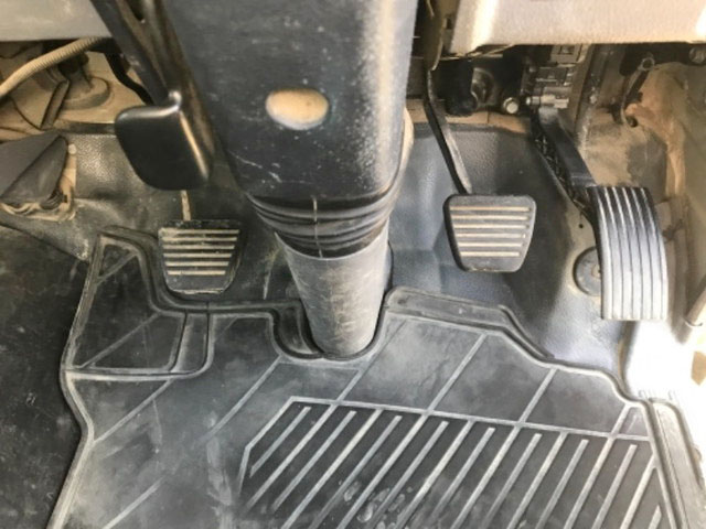 三菱ふそうキャンターダンプ小型（2t・3t）[写真13]