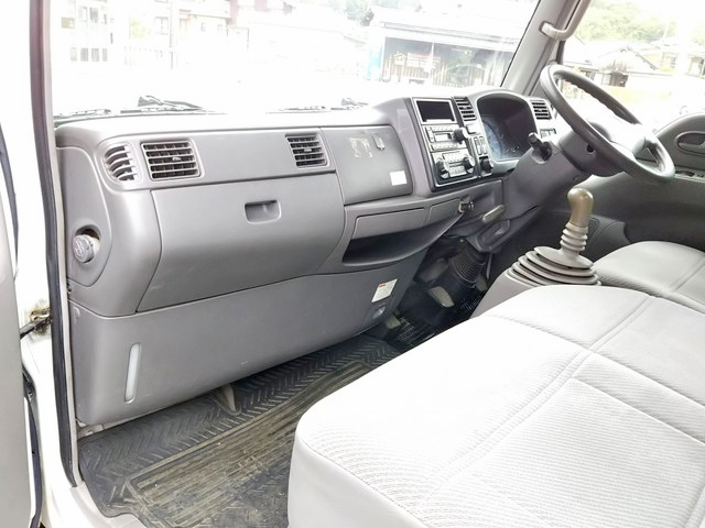 マツダタイタンアルミバン小型（2t・3t）[写真33]