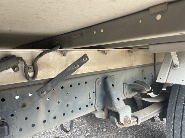 いすゞエルフ冷凍車（冷蔵車）小型（2t・3t）[写真23]