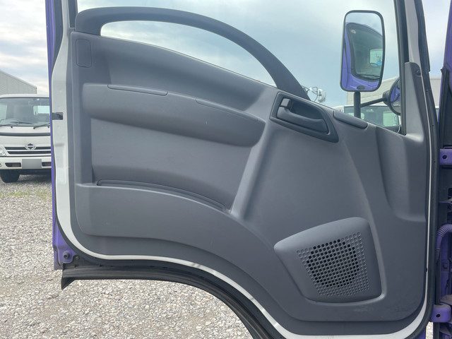 いすゞエルフ冷凍車（冷蔵車）小型（2t・3t）[写真29]