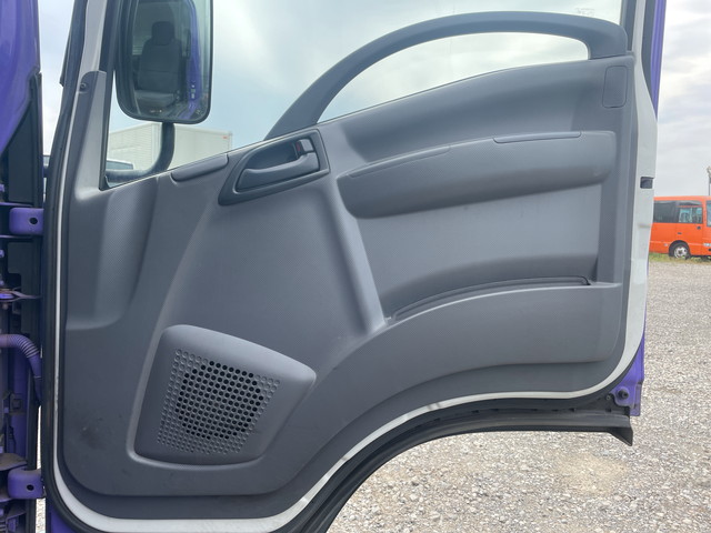 いすゞエルフ冷凍車（冷蔵車）小型（2t・3t）[写真30]