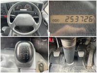 いすゞエルフ冷凍車（冷蔵車）小型（2t・3t）[写真35]