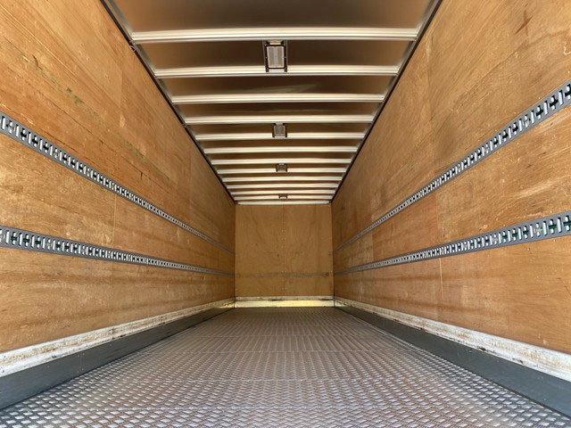 UDトラックスクオンアルミバン大型（10t）[写真12]