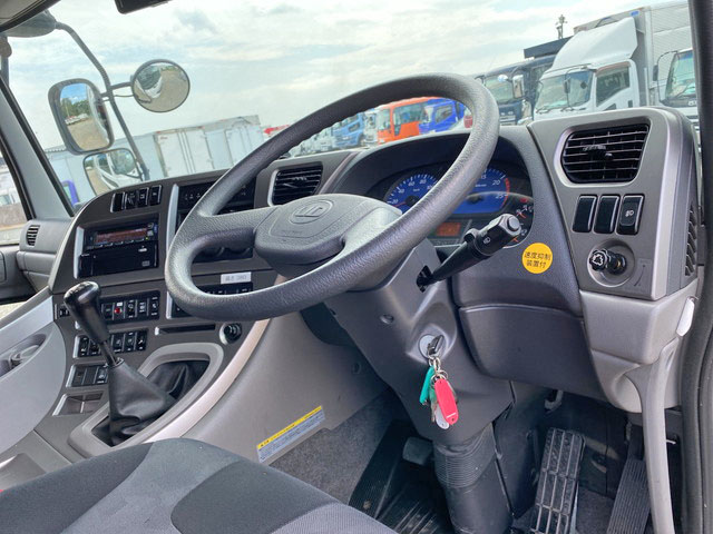 UDトラックスクオンアルミバン大型（10t）[写真31]