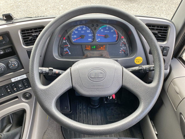 UDトラックスクオンアルミバン大型（10t）[写真33]