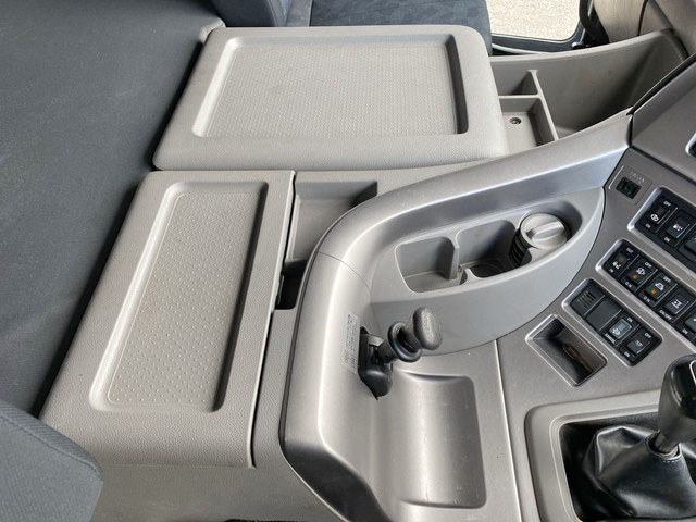 UDトラックスクオンアルミバン大型（10t）[写真35]