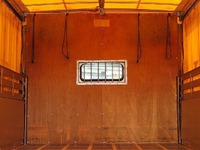 三菱ふそうファイターカーテン車中型（4t）[写真18]