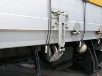 三菱ふそうファイターカーテン車中型（4t）[写真24]