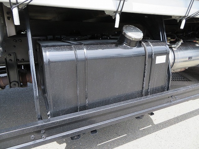 三菱ふそうファイターカーテン車中型（4t）[写真39]