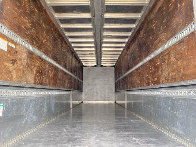 UDトラックスクオンアルミウイング大型（10t）[写真12]