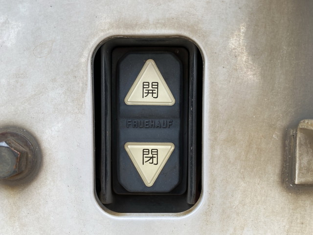 UDトラックスクオンアルミウイング大型（10t）[写真16]