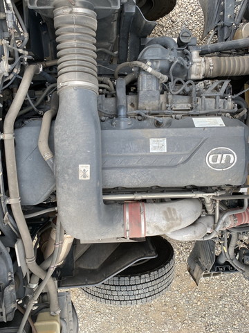 UDトラックスクオンアルミウイング大型（10t）[写真24]