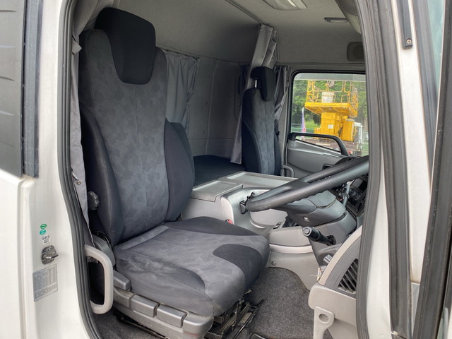 UDトラックスクオンアルミウイング大型（10t）[写真30]