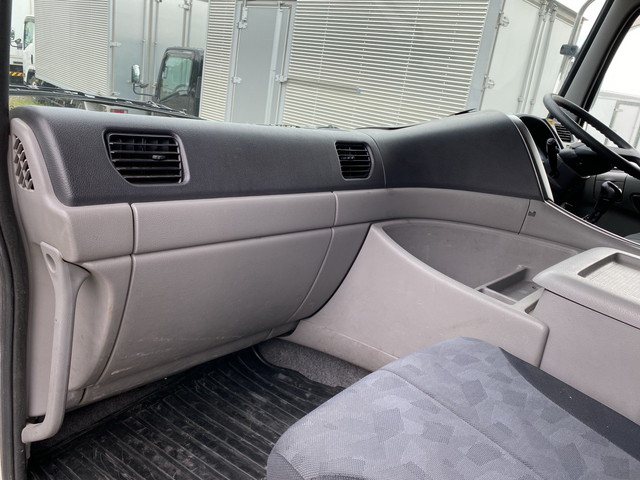 UDトラックスクオンアルミウイング大型（10t）[写真33]