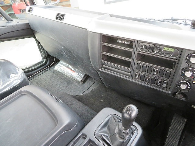 三菱ふそうファイタークレーン4段中型（4t）[写真12]