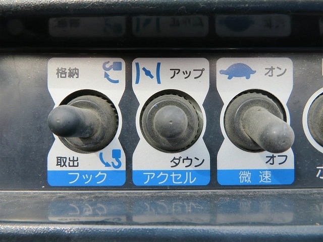 三菱ふそうファイタークレーン4段中型（4t）[写真27]