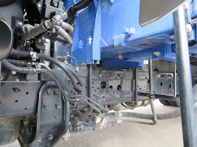 三菱ふそうファイタークレーン4段中型（4t）[写真33]