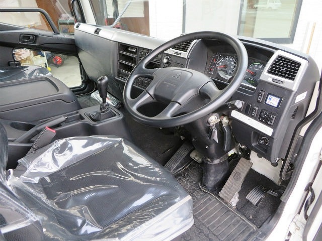 三菱ふそうファイタークレーン4段中型（4t）[写真08]