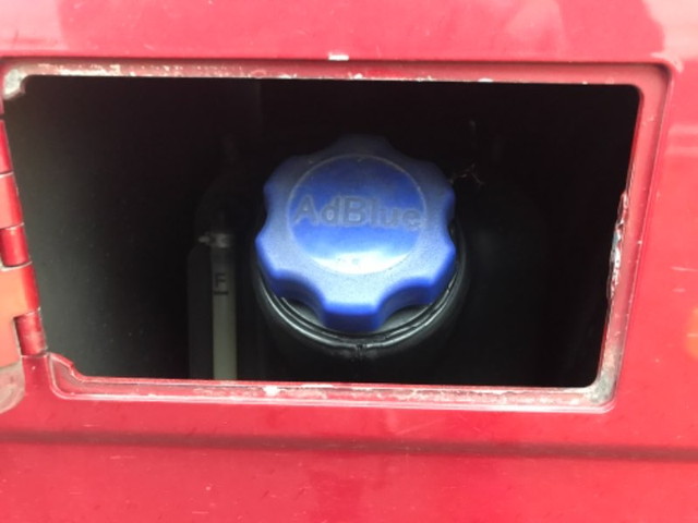 日野プロフィアトレーラーヘッド（トラクターヘッド）大型（10t）[写真12]