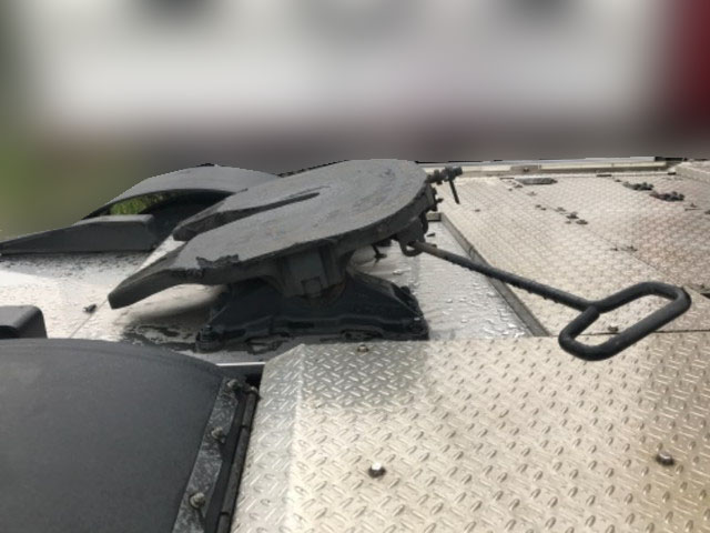 日野プロフィアトレーラーヘッド（トラクターヘッド）大型（10t）[写真08]