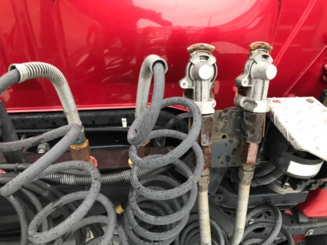 日野プロフィアトレーラーヘッド（トラクターヘッド）大型（10t）[写真09]