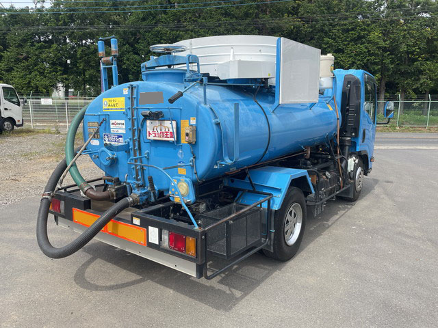 いすゞエルフバキュームカー小型（2t・3t）[写真02]