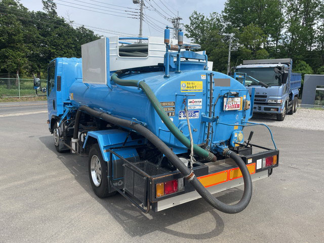 いすゞエルフバキュームカー小型（2t・3t）[写真04]